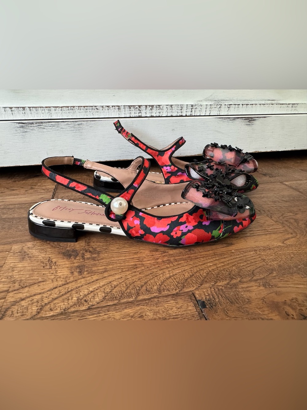 New Betsey Johnson Livy Black Poppy Floral Slingback Shoes Women's Size 8.5 - Picture 2 of 8